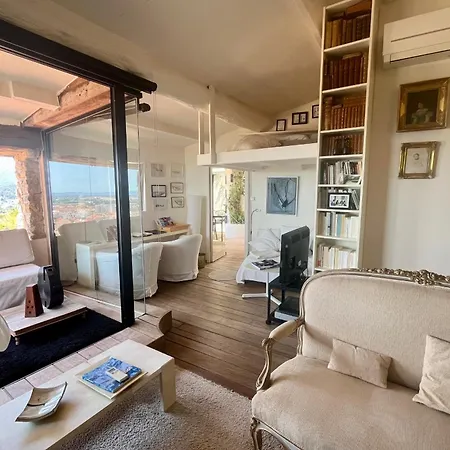 Bright Duplex With Superb View And Terrace Appartamento Hyères